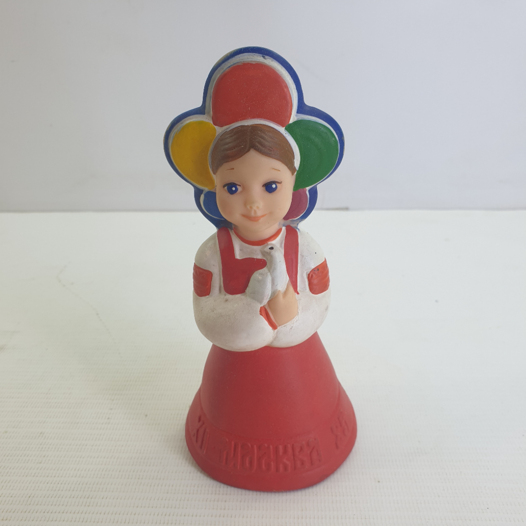 Резиновая игрушка девочки "Москва-85", высота 16см. Картинка 1